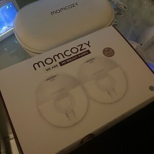 Momcozy Breast Pump Set - White